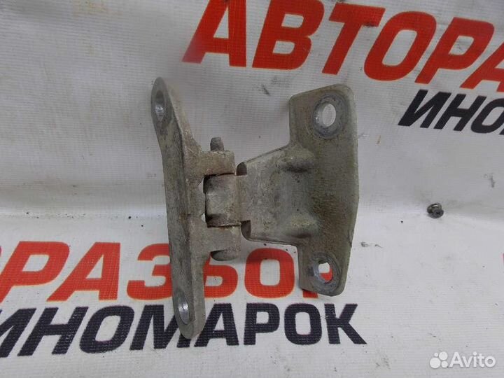 Петля двери передней правой верхняя для Iran Khodr