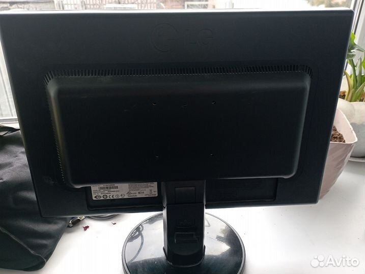Монитор LG есть торг