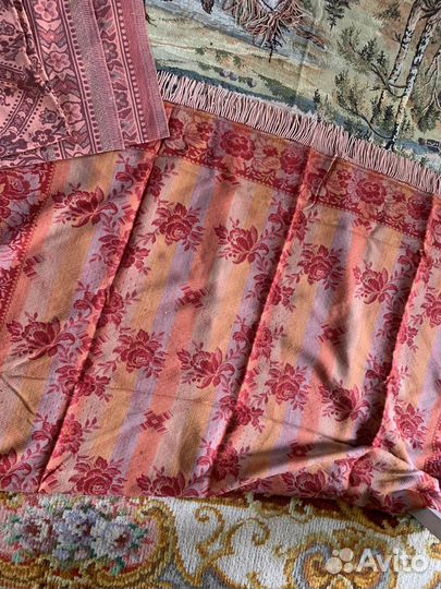 Гобелены лот