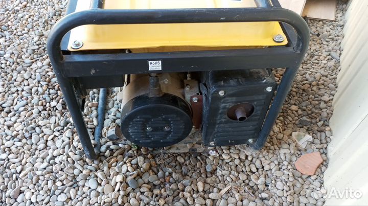 Бензиновый генератор