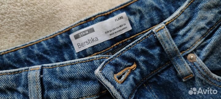 Джинсы женские Bershka