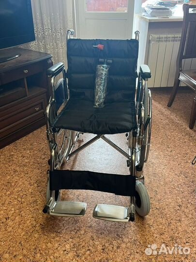 Кресло-коляска инвалидная FS902C