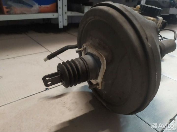 Вакуумный усилитель тормозов w202