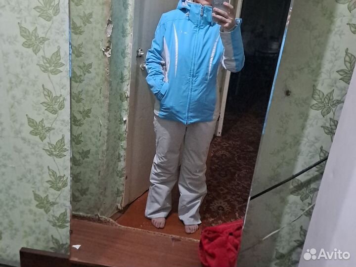 Куртка,комбинезон женская