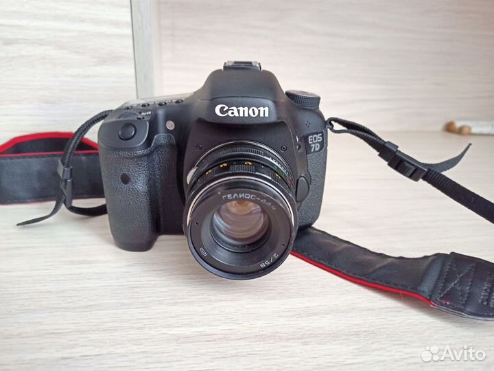Зеркальный фотоаппарат Canon eos 7d