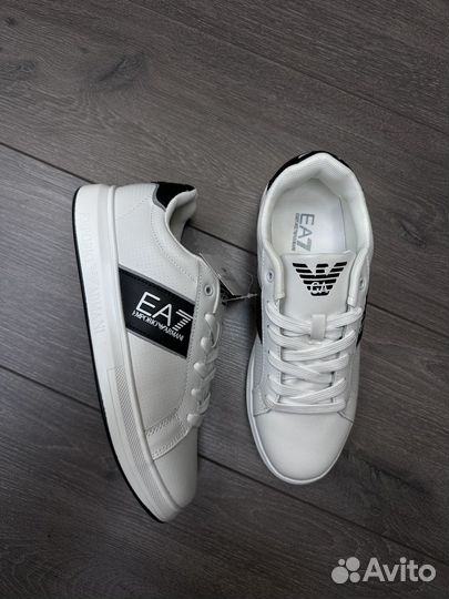 Кроссовки еа7