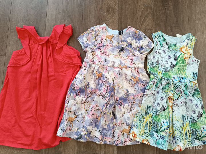 Пакет вещей на девочку с куртками