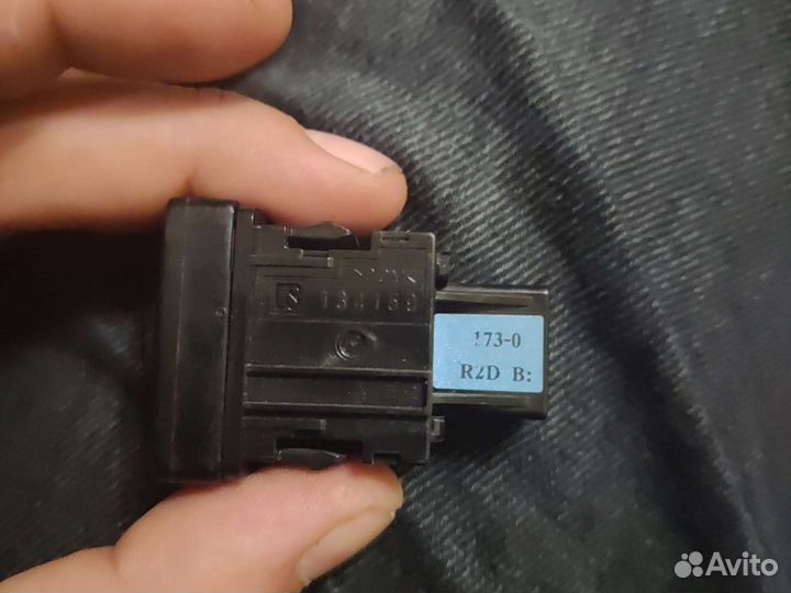 Кнопка корректора фар toyota