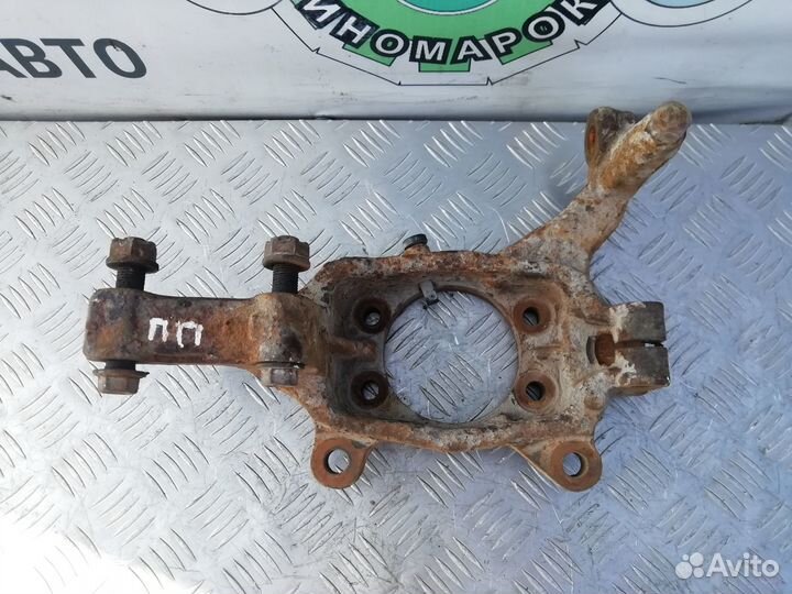 Кулак передний правый Nissan Teana J31 2007г