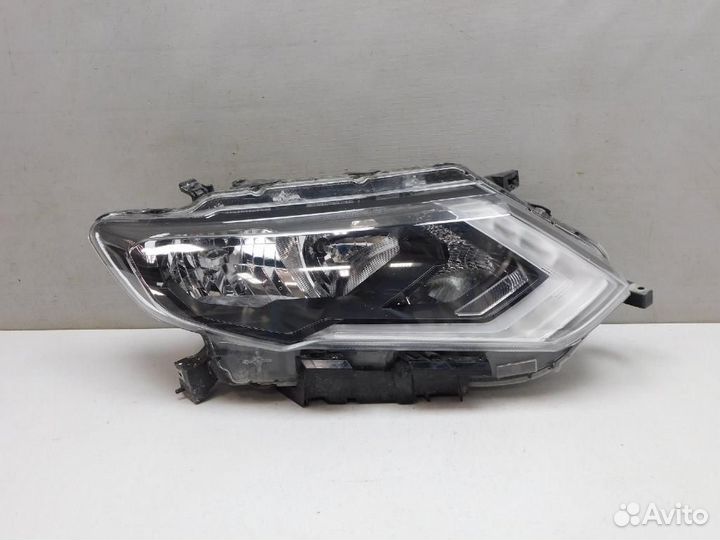 Фара правая Nissan X-Trail