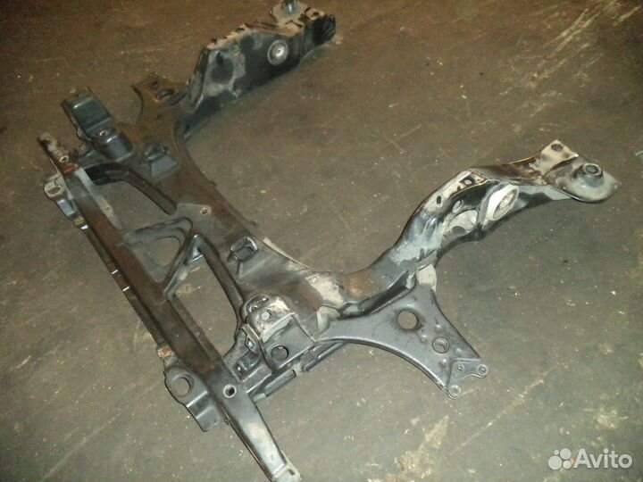 Подрамник передний Mercedes W169 W245