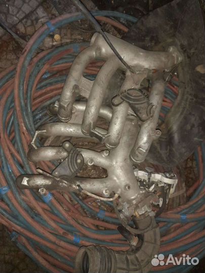 Впускной коллектор ваз 2112 в хор.сост