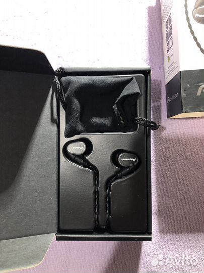 Hi-Res наушники Pioneer SE-CH9T