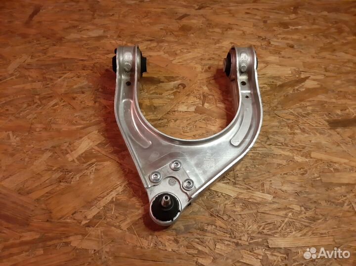 Рычаг передний верхний Мерседес 211