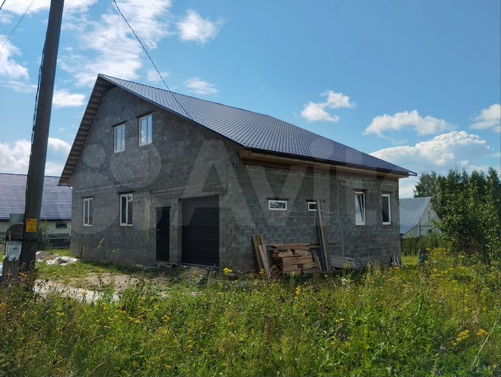 Дом 181,9 м² на участке 12,8 сот.