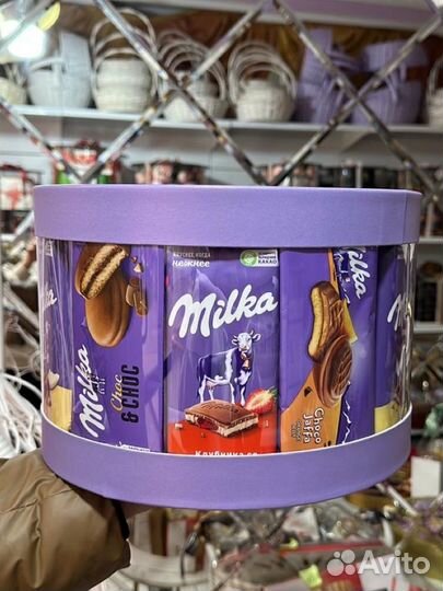 Корзина со сладостями