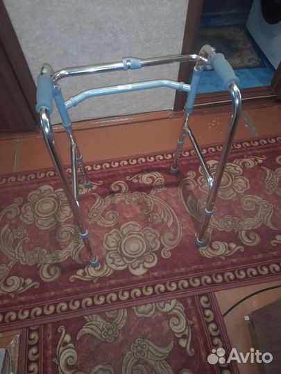 Ходунки для пожилых людей и инвалидов