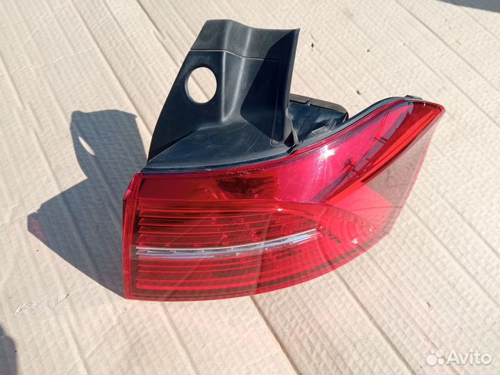 Фонарь задний правый наружный VW Passat B8