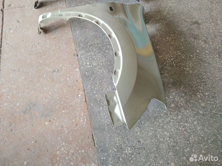 Крыло Ниссан Кашкай 06-10 г.в. левое,правое