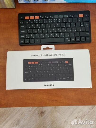Клавиатура Samsung Smart Keyboard Trio 500