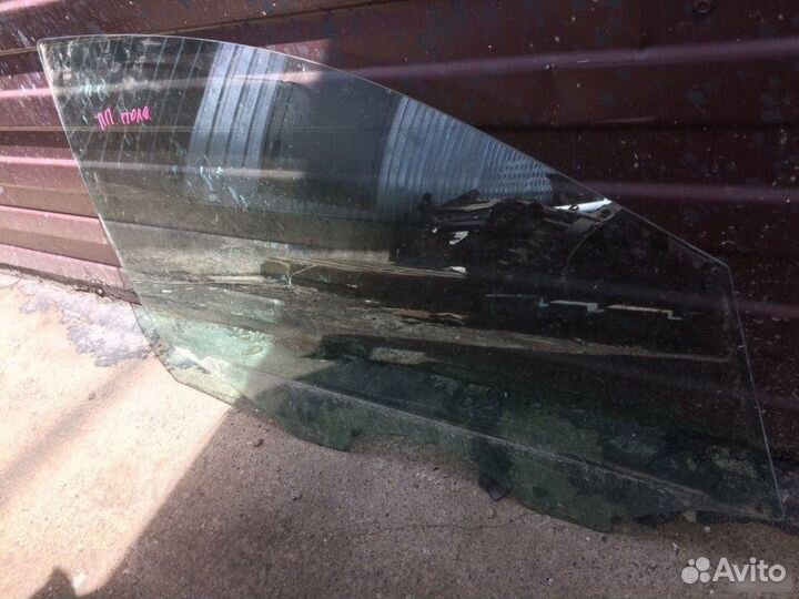 Стекло правое Volkswagen Touareg 2002-2010