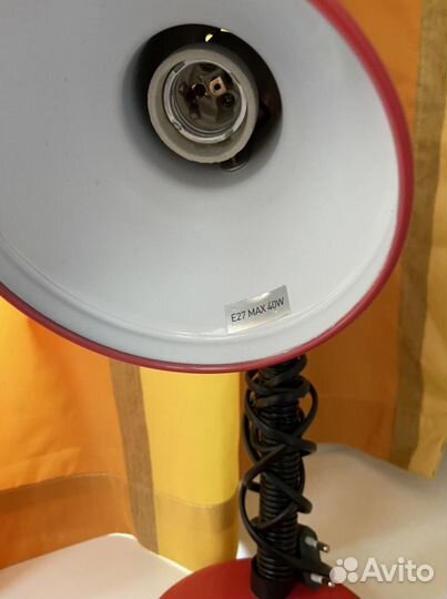 Лампа настольная