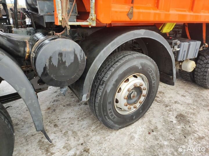 IVECO Trakker 420, 2011