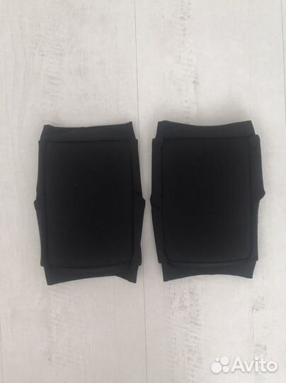 Наколенники