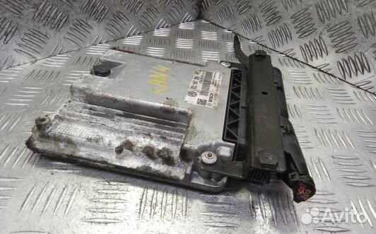 Блок управления двс volkswagen passat B6 (SBN04PC0