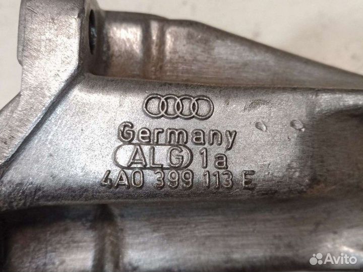 Опора кпп левая Audi 100 С4 2.8L