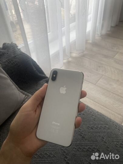 iPhone X, 64 ГБ