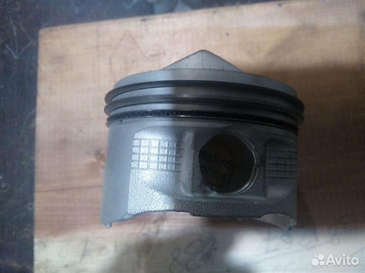 Поршень volvo 274388