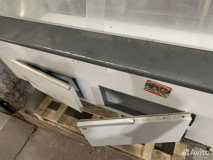 Холодильная витрина бу