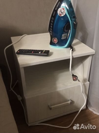 Тумбочка прикроватная новая