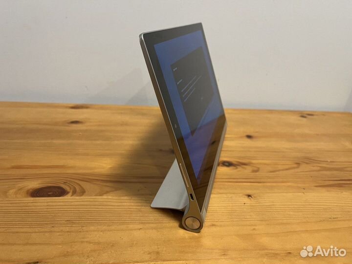 Планшет Lenovo yoga Tablet 2-1050L