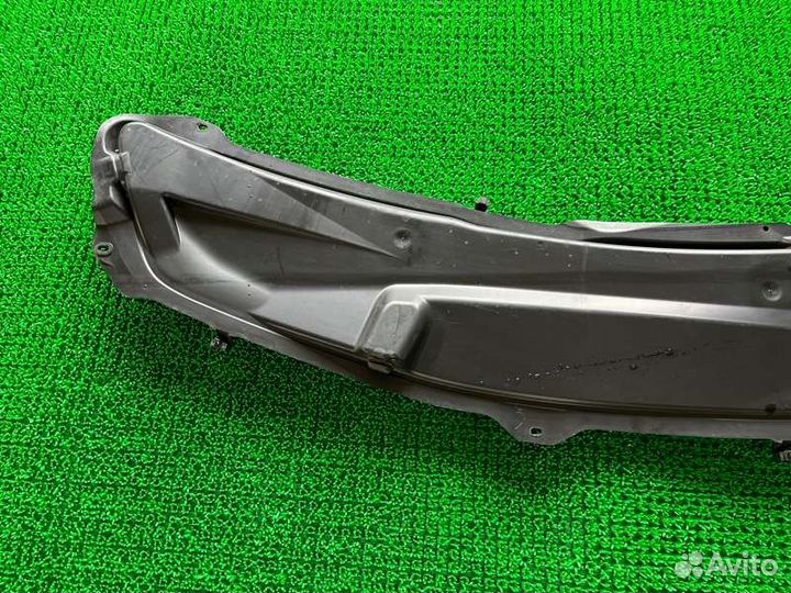 Жабо Mercedes-Benz GL550