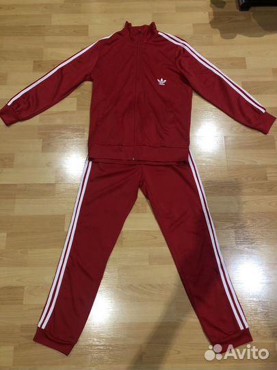 Спортивный костюм женский