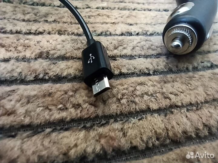 Автомобильное зарядное устройство Micro USB