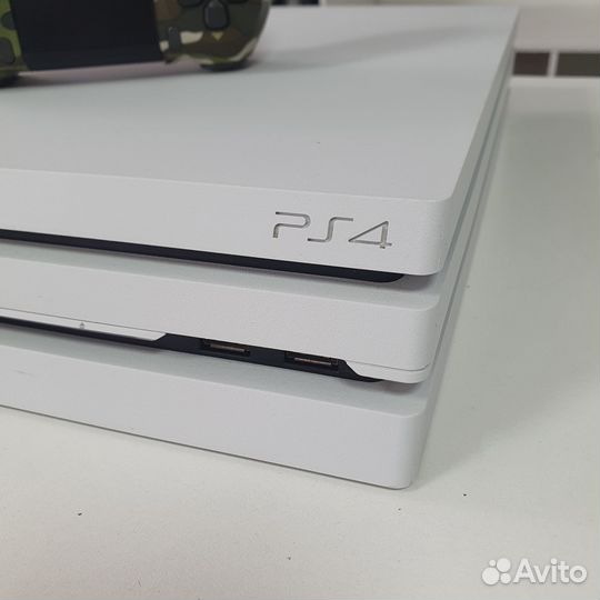 Sony PS4 PRO 1000GB белая + игры
