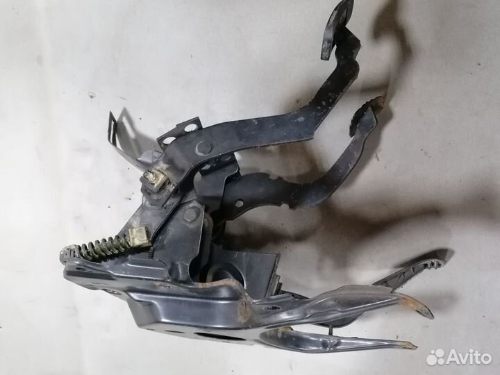 Педальный узел в сборе VW Passat B3 1988-1993