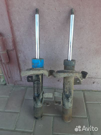 Передние стойки на Форд фокус 3