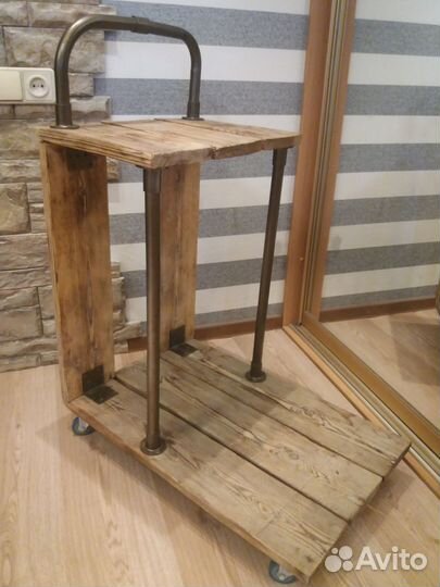 Подставка для цветов на колесиках