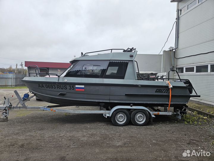 Катер гризли 660 про кабин