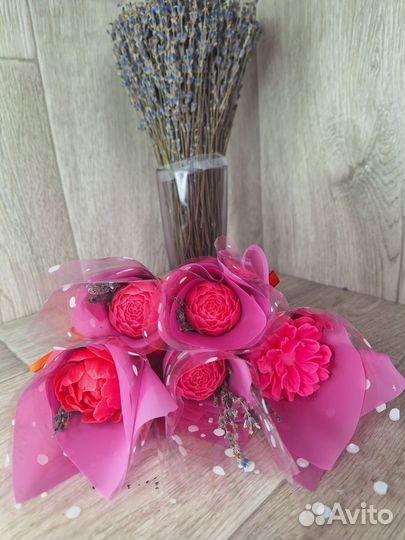 Подарочный мини букет из мыльного цветка