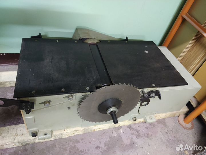 Станок комбинированный деревообрабатывающий