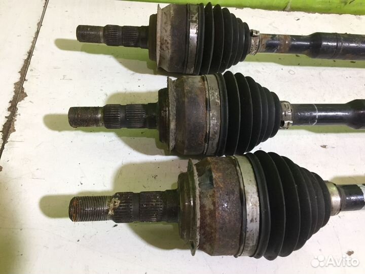 Привод передний правый Chevrolet Cruze 13386317