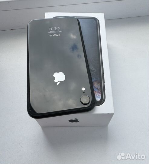 iPhone Xr, 64 ГБ