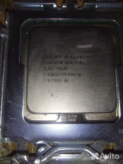 Материнская плата с процессором и памятью