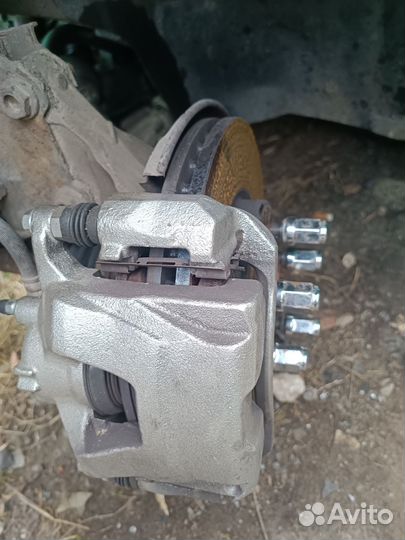 Суппорт передний левый Chevrolet Cruze