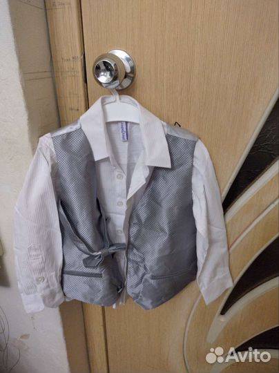 Жилет рубашка брюки